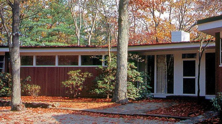 Henry Hoover’s mid-century modern Peavy House, in Lincoln, Massachusetts
